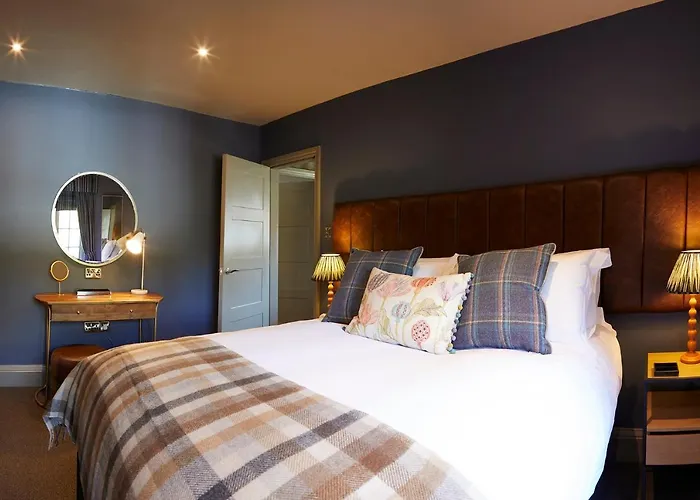 The Plough Inn & Cottages