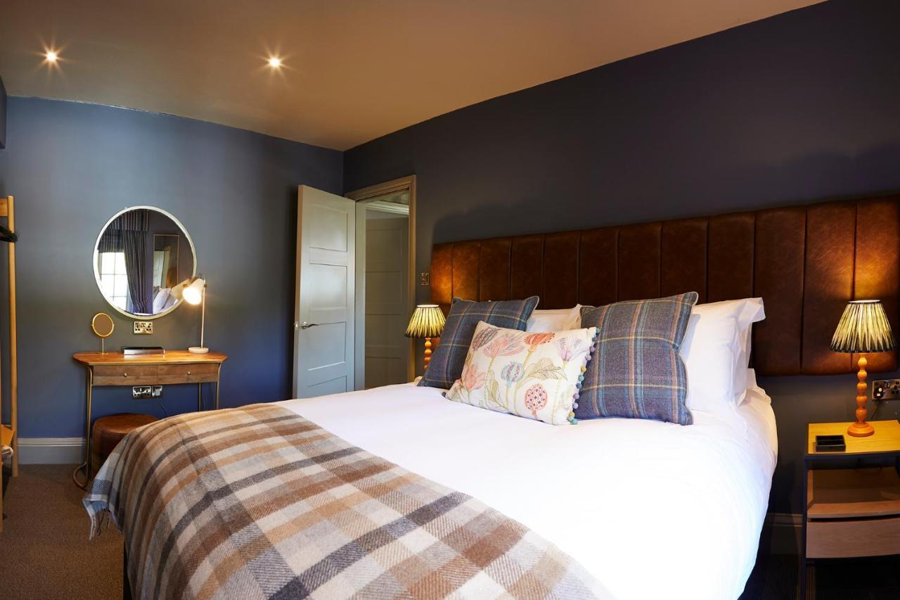 The Plough & 5*